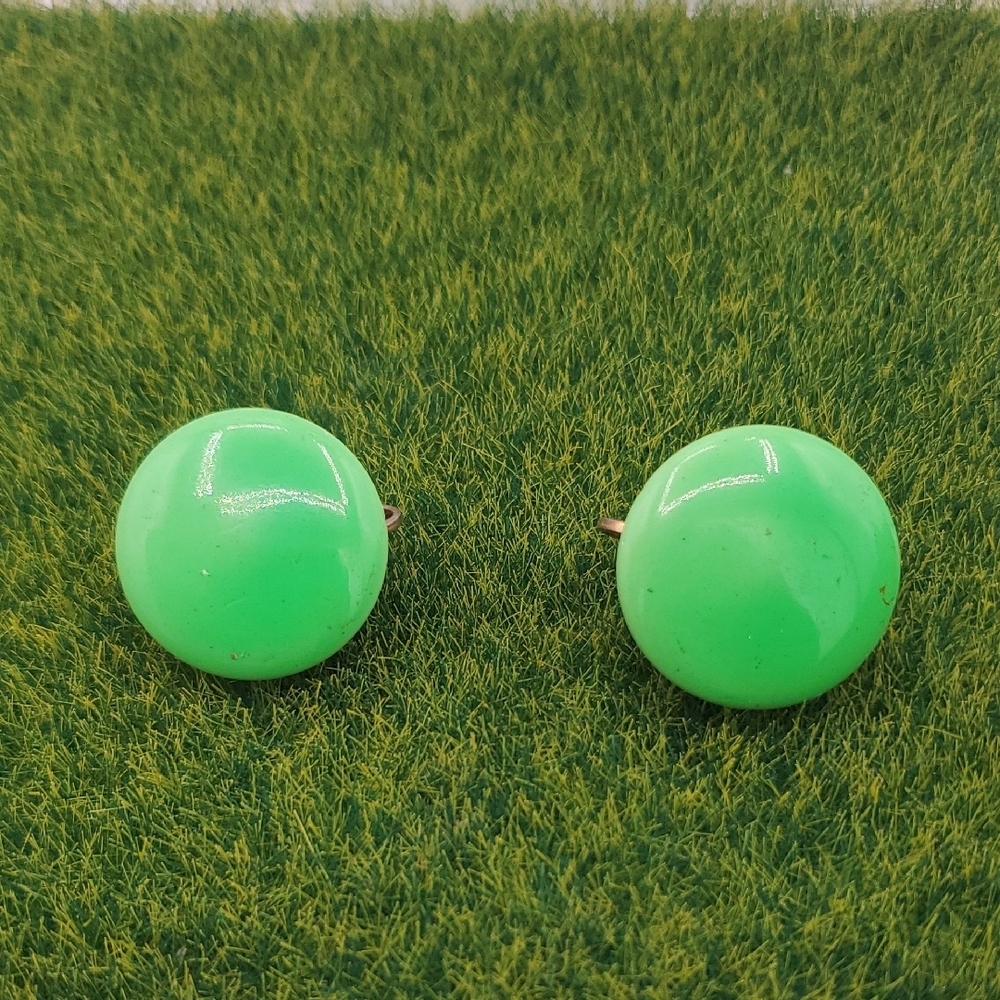 Bright Green Clip On Estate Earrings E778